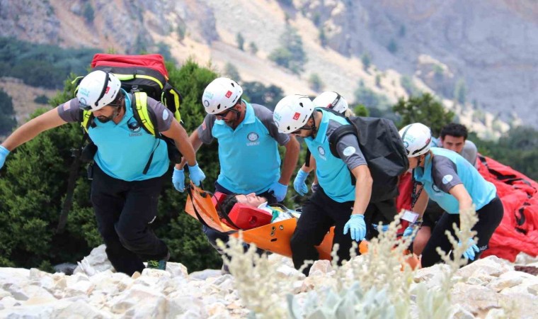 UMKE ekipleri Babadağda paraşüt kazası kurtarma tatbikatı gerçekleştirdi