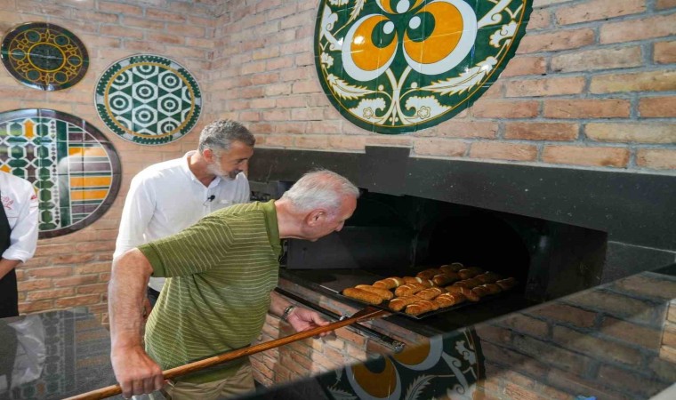 Ümraniye Belediyesinden özel bir lezzet: Taş fırında simit