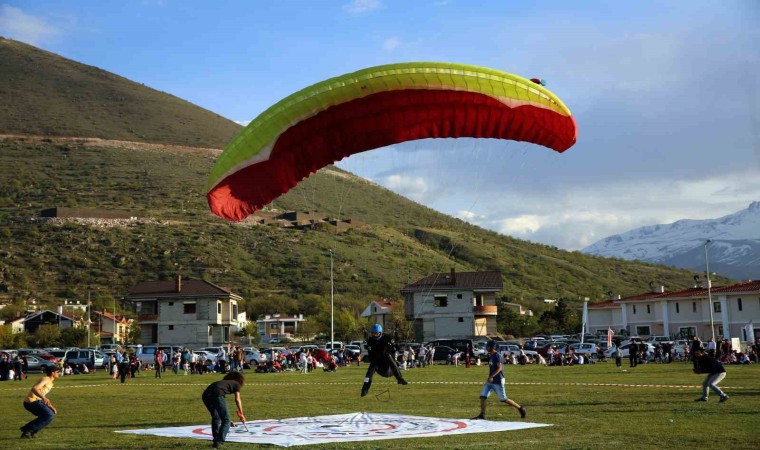 Yamaç Paraşütü İniş Alanı resmen ‘iniş parkuru oldu