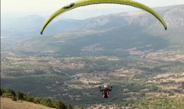 Yamaç paraşütünün yeni cazibe merkezi Meryem Dağında uçuşlar başladı