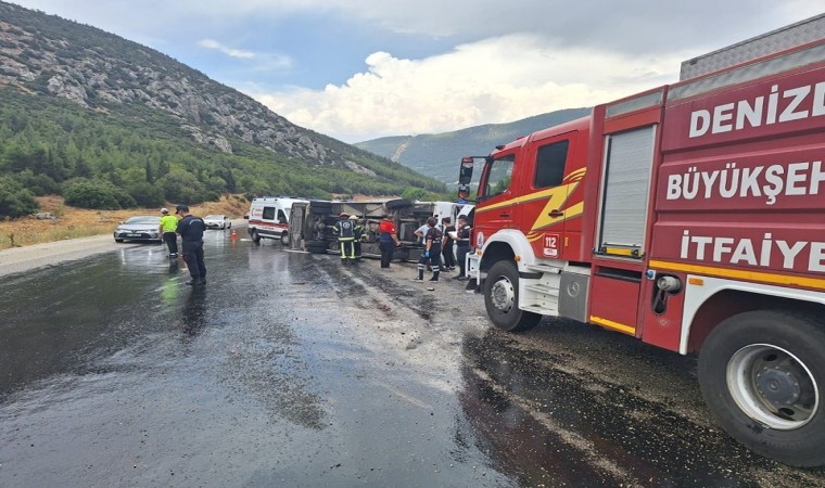 Yeğeninin düğününe giderken kazada ölen kadın toprağa verildi