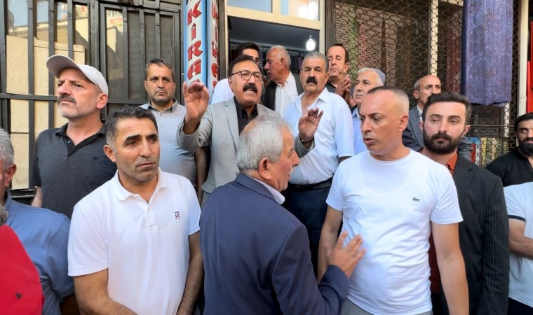 Yüksekovada farklı aşiretlere mensup 2 grup arasında kavga çıktı: Şehrin ileri gelenlerinin araya girmesiyle kavga son buldu