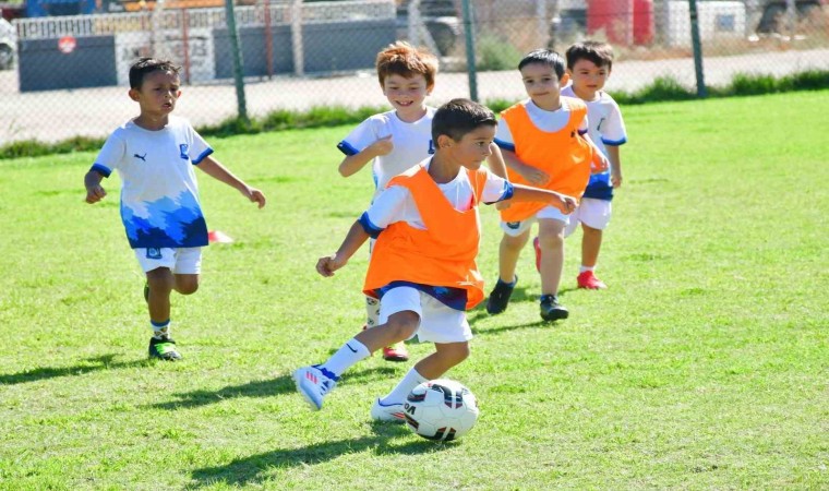 Yunusemre Belediyesporda yaz futbol okulu sona erdi