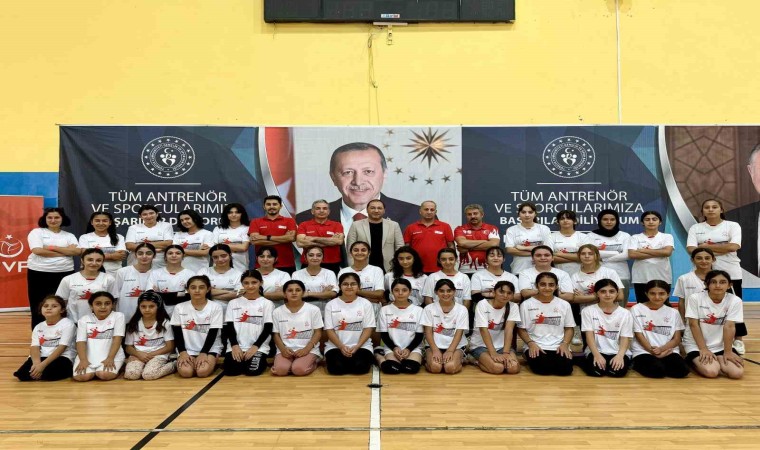 Ağrıda hayata geçirilen Fabrika Voleybol ile genç yıldızlar yeteneklerini sergileyecek