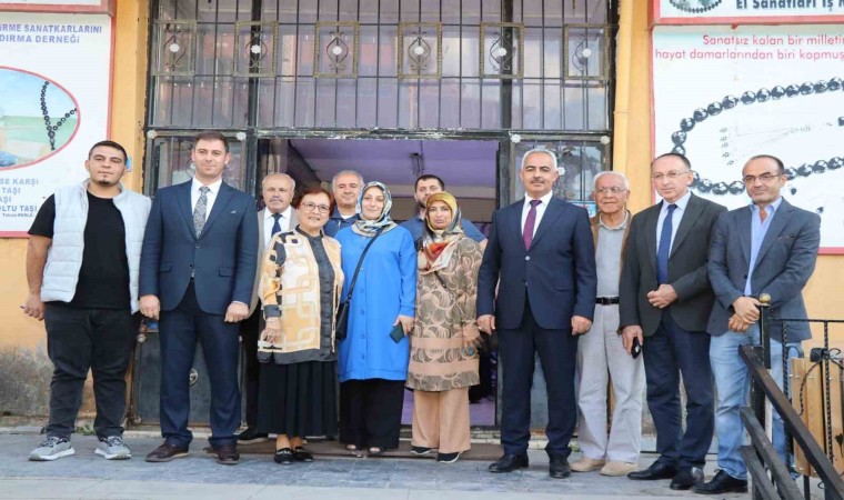 AK Parti MKYK üyesi Dr. Reşide Yüksel Oltuda vatandaşlarla buluştu