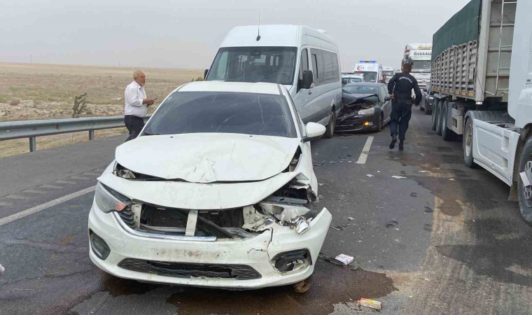 Aksarayda kum fırtınası kazalara neden oldu: 6 yaralı