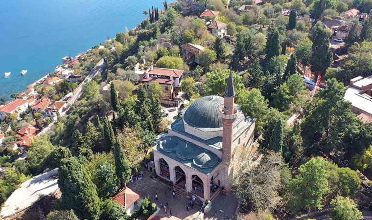 Alanyada Selçuklu mimarisi 793 yıllık camiye turistlerin yoğun ilgisi