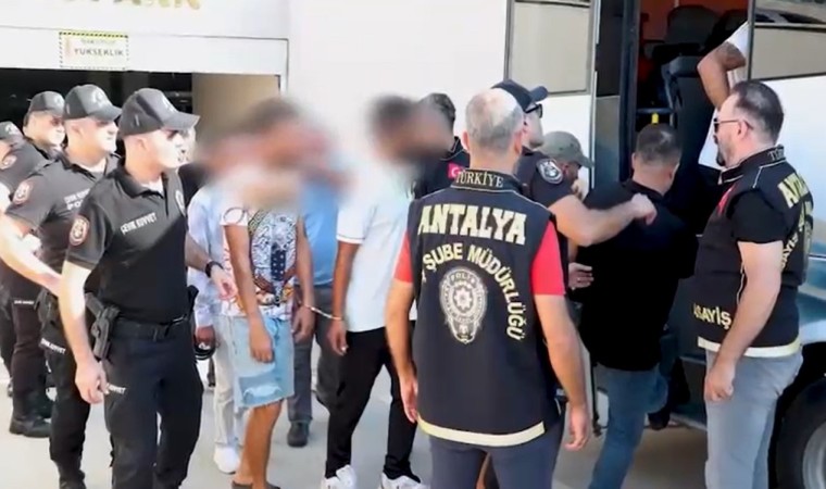 Antalyada aranan şahıslara yönelik eş zamanlı operasyon: 140 kişi yakalandı