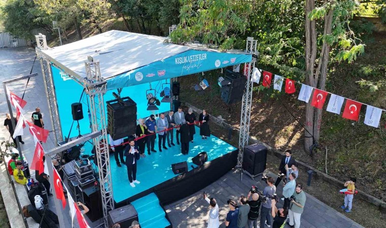 Arnavutköyde kışlık lezzetler festivalinde renkli görüntüler