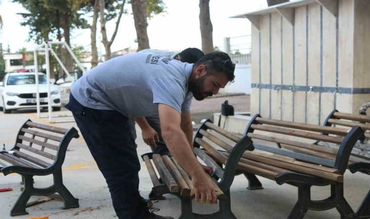 Atakumda okul bahçelerine bakım