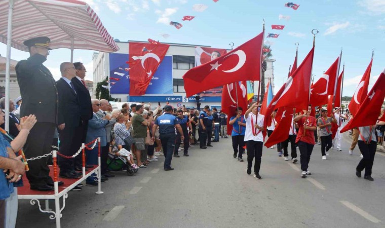 Ayvalıkta düşman işgalinden kurtuluşun 102. yılı coşkusu