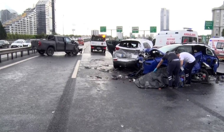 Bağcılarda zincirleme kaza: 1 ölü, 5 yaralı