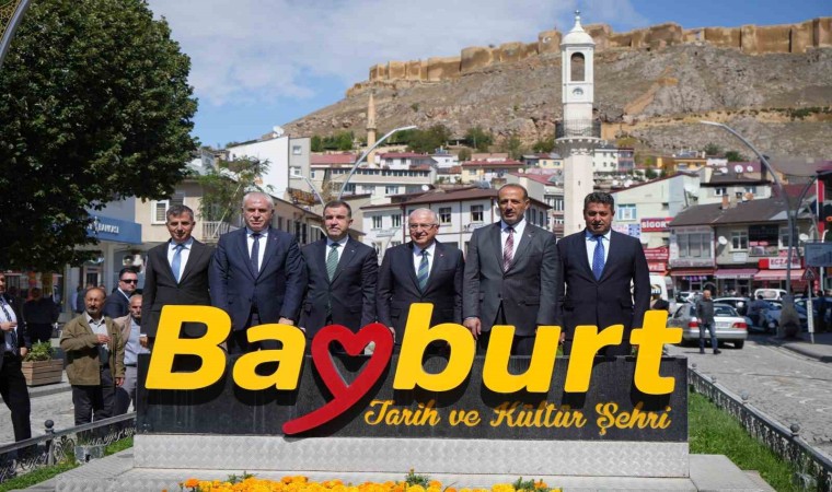 Bakan Güler, esnafı ziyaret etti