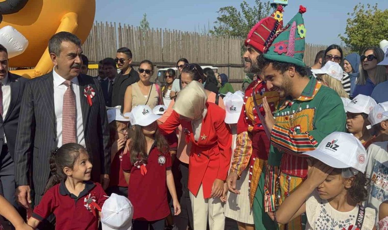 Bakan Tekin ve Bakan Göktaş, BİZ Projesinin tanıtımına katıldı