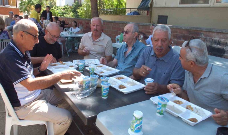 Balıkesirde davullu klarnetli keşkek dövme geleneği asırlardır sürüyor