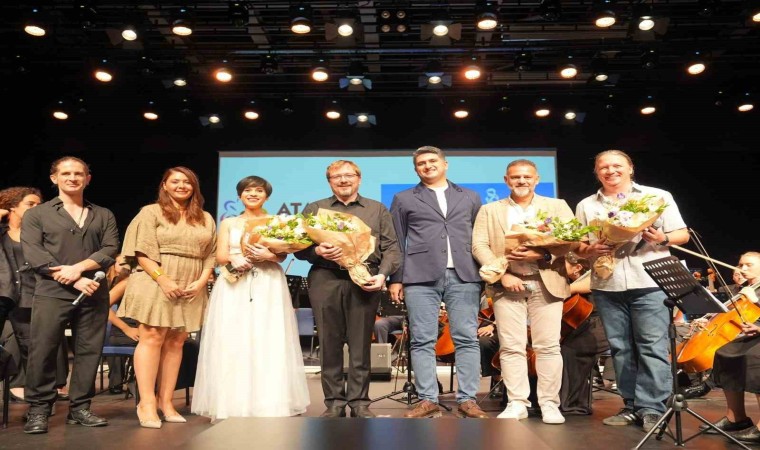 Barış için 2 ülkeden Ataşehirde ortak konser: Dünyada ilk kez sahnelendi