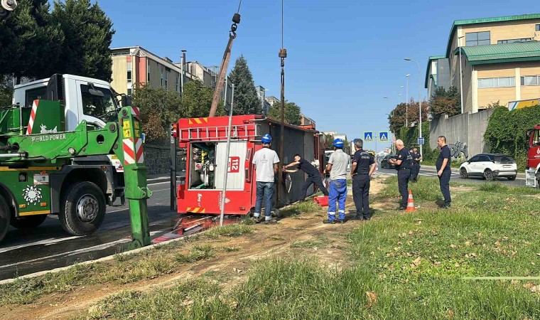 Başakşehirde yangın ihbarına giden itfaiye aracı kazaya karıştı