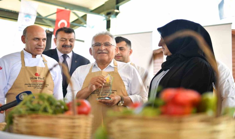 Başkan Büyükkılıç: 1 ton sucuk döner ile bir ilke imza atıyoruz