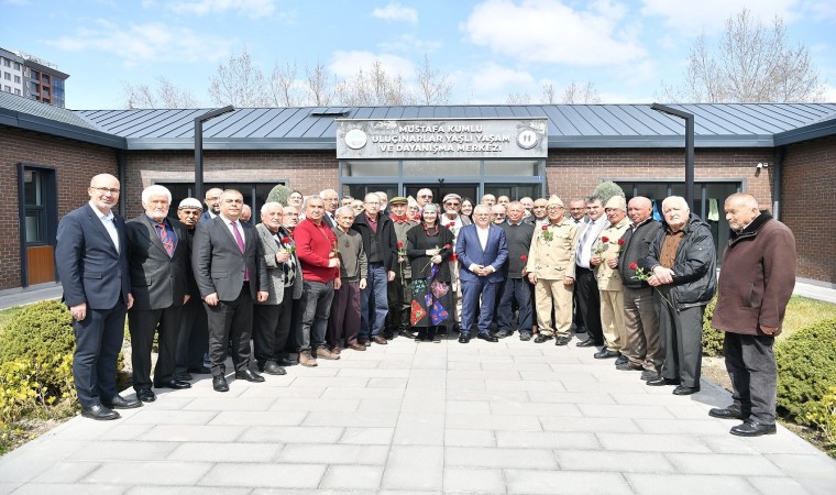 Başkan Büyükkılıç: Ulu çınarların her zaman yanındayız