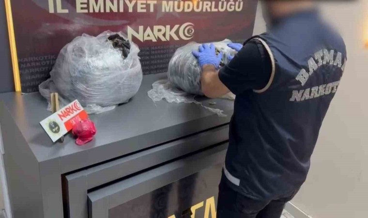 Batmanda durdurulan bir araçta uyuşturucu yakalandı: 2 kişi tutuklandı