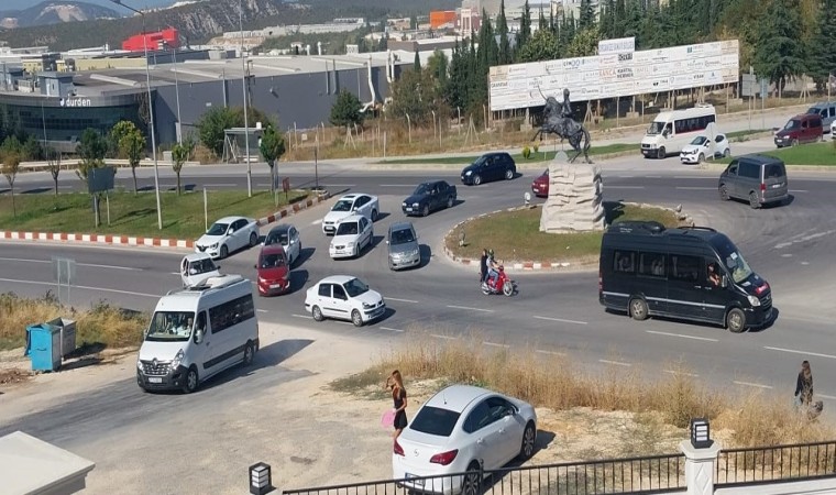 Bilecik 1. OSB Kavşağında trafik karmaşası