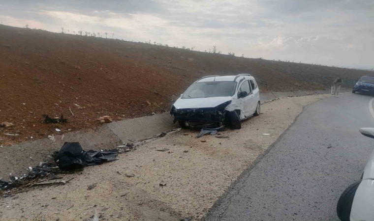 Bilecikte otomobil ve hafif ticari araç çarpıştı: 2 yaralı