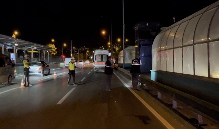 Bursada kontrolden çıkan motokurye bariyerlere girdi: 1 ölü