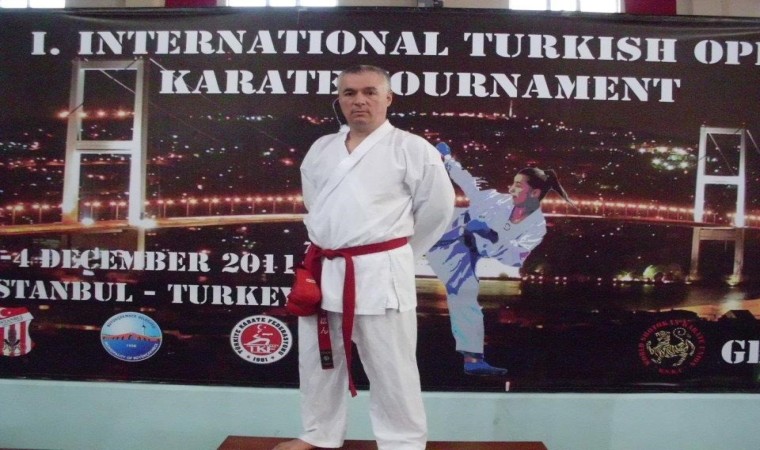 Bursalı gazeteci Enver Akasoy, Türkiye Karate Federasyonu yönetiminden istifa etti