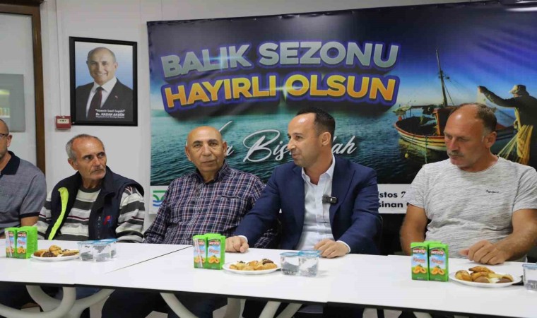 Büyükçekmeceli balıkçılar yeni av sezonu için denize açıldı