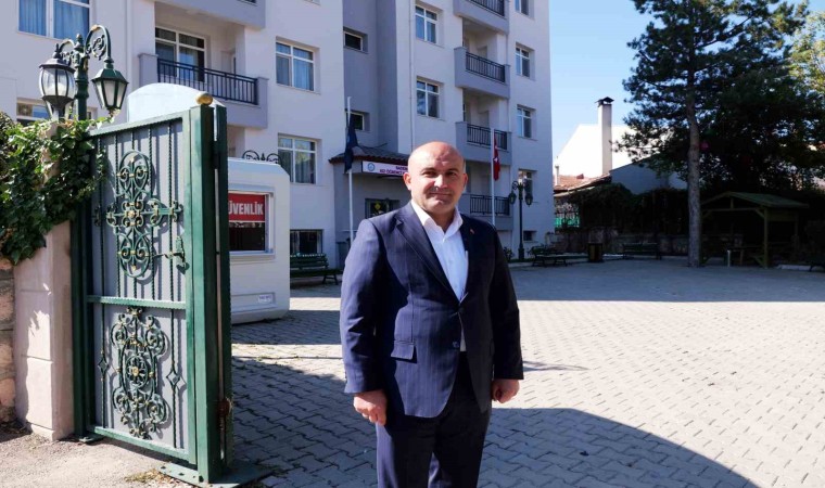 Büyükşehir Belediyesinden 56 yıllık binaya öğrenci yurdu