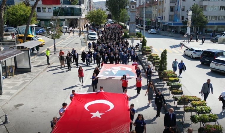 Çankırıda yüzlerce vatandaş kahramanlar için yürüdü