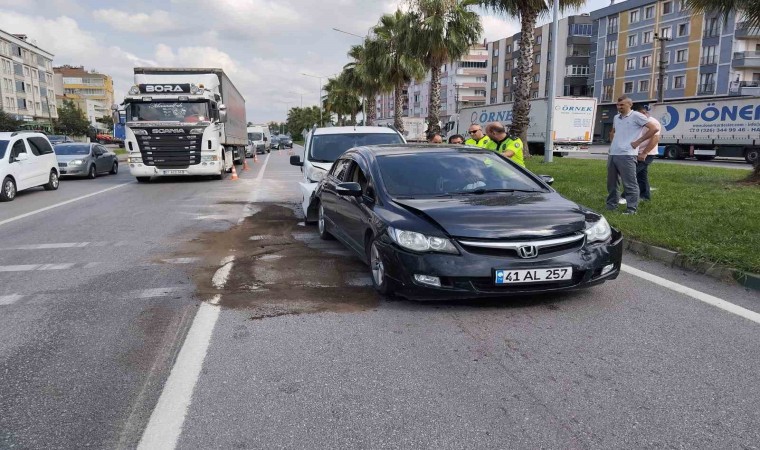 Çarşambada 3 araçlı zincirleme kaza: 3 yaralı