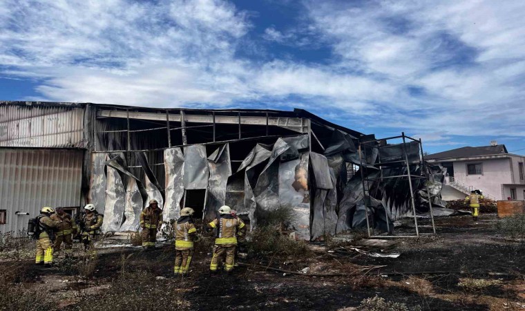 Çatalcada fabrika yangın paniği