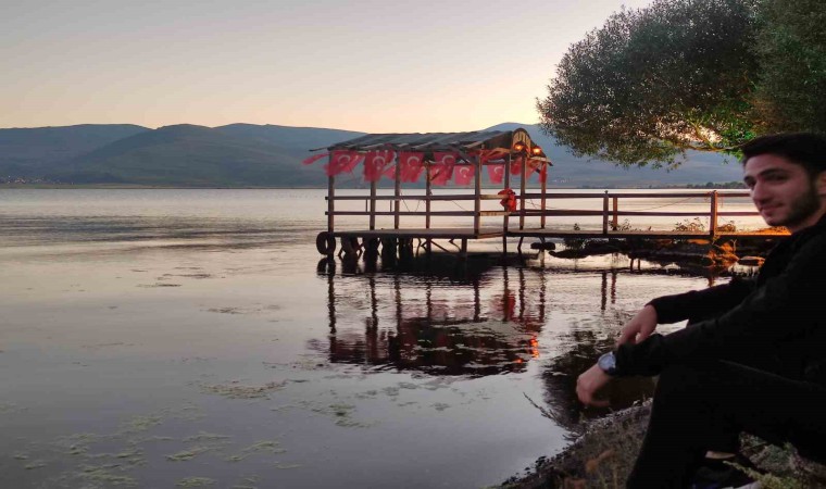 Çıldır Gölünde mest eden gün batımı manzarası