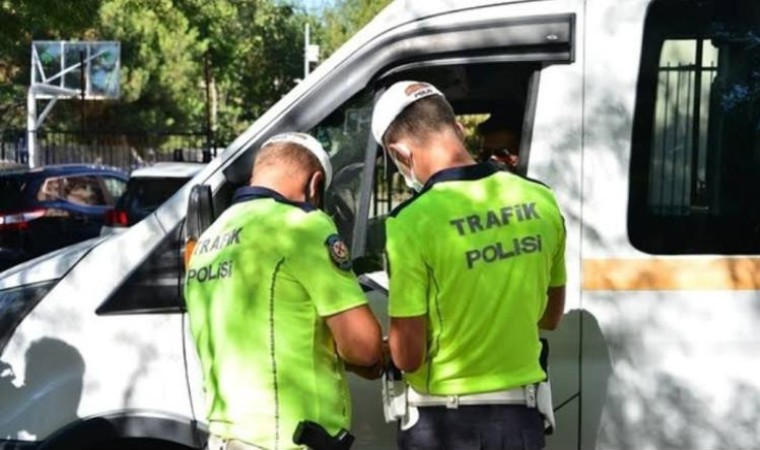 Çorumda okul çevresi ve servis araçları denetlendi