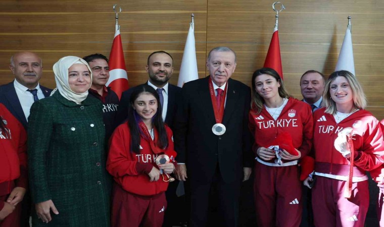 Cumhurbaşkanı Erdoğan, Türkiye Milli Paralimpik Takımını kabul etti