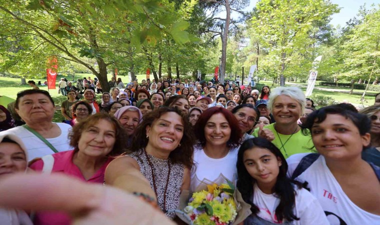 Denizlide yüzlerce kadın nefes etkinliğinde buluştu