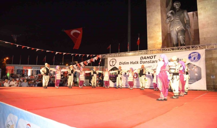 Didimde halk dansları festivali