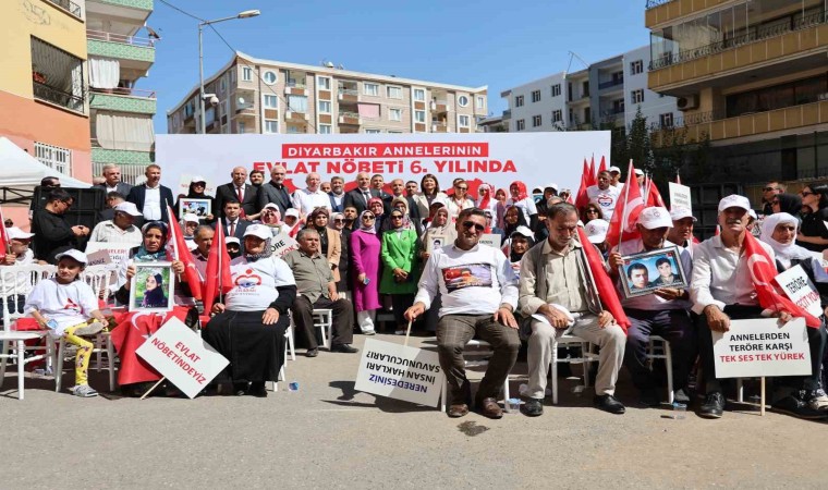 Diyarbakır annelerinin evlat nöbeti 6ıncı yılına girdi, 55 aile çocuğuna kavuştu