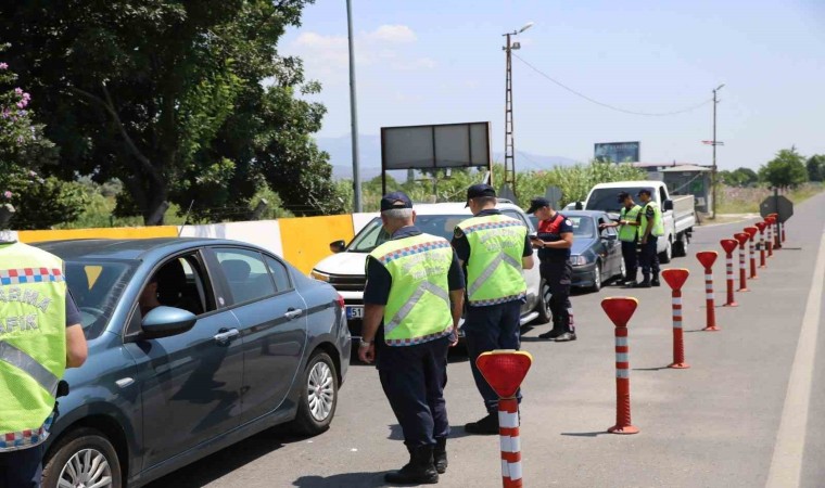 Efelerde 21 düzensiz göçmen yakalandı