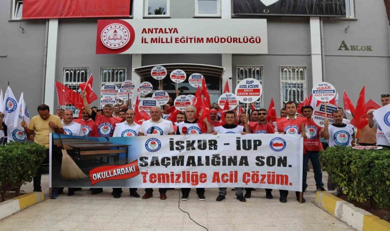 Eğitim Bir Senden İUP protestosu