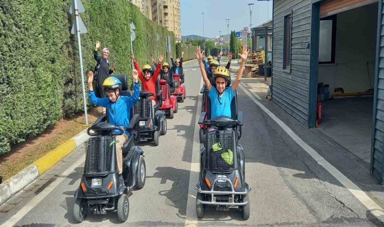 Eğitim ve eğlence Trafik Parkında bir arada