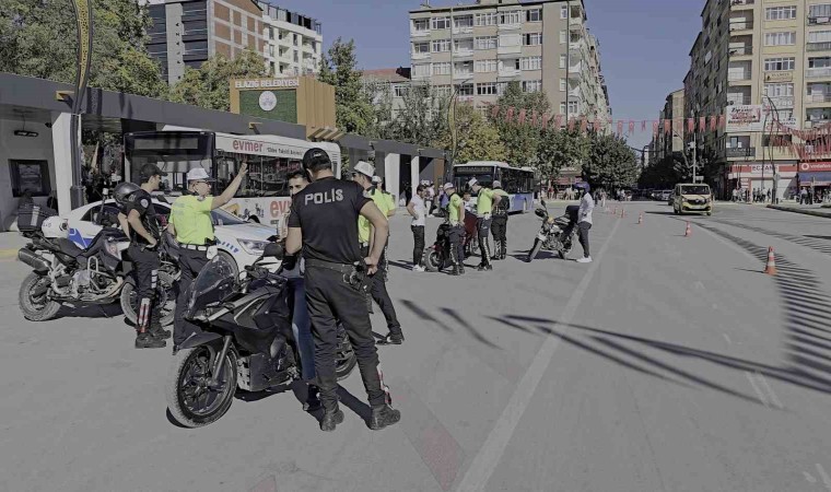 Elazığda motosikletlilere sıkı denetim