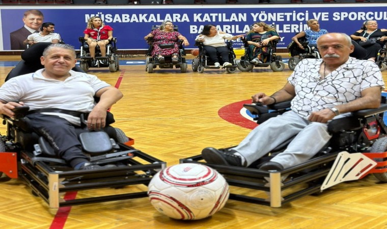 Engeller tekerlekli sandalye futbolu ile kalktı