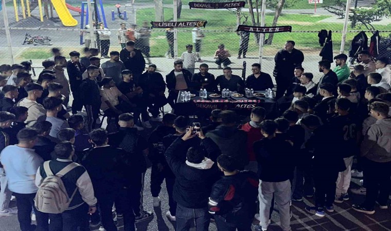 Eskişehirspor taraftarı bir araya gelerek yapılacakları değerlendirdi