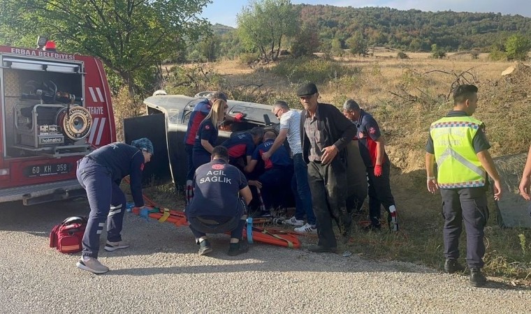 Freni boşalan otomobil devrildi: 1 yaralı