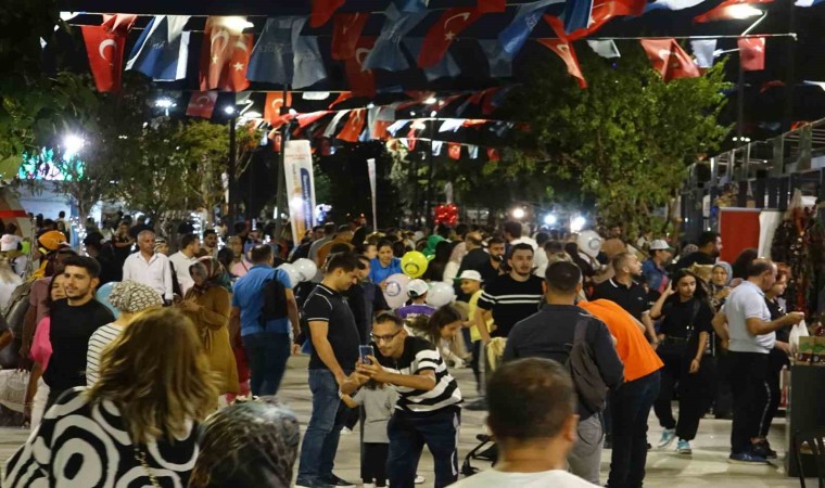 GastroAntep Kültür Yolu Festivalinde ziyaretçi yoğunluğu yaşanıyor