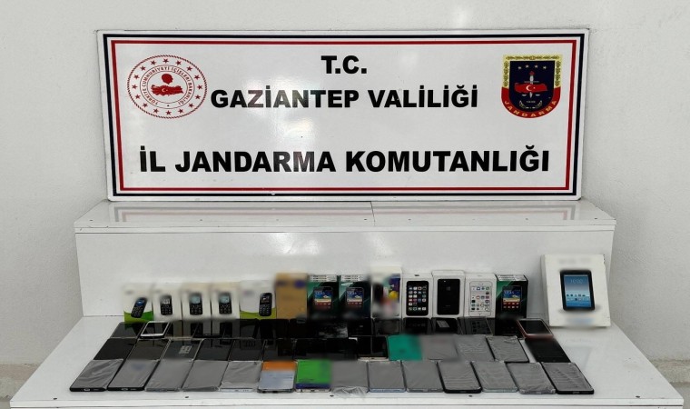 Gaziantep 1 milyon TL değerinde kaçak telefon ele geçirildi