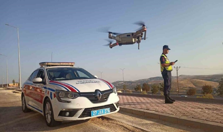 Gaziantepte jandarmadan drone destekli trafik denetimi