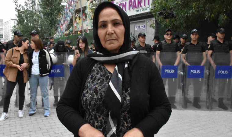 Hakkarili anne: “Bir oğlumu infaz ettiler, diğer oğluma kavuşmak istiyorum”